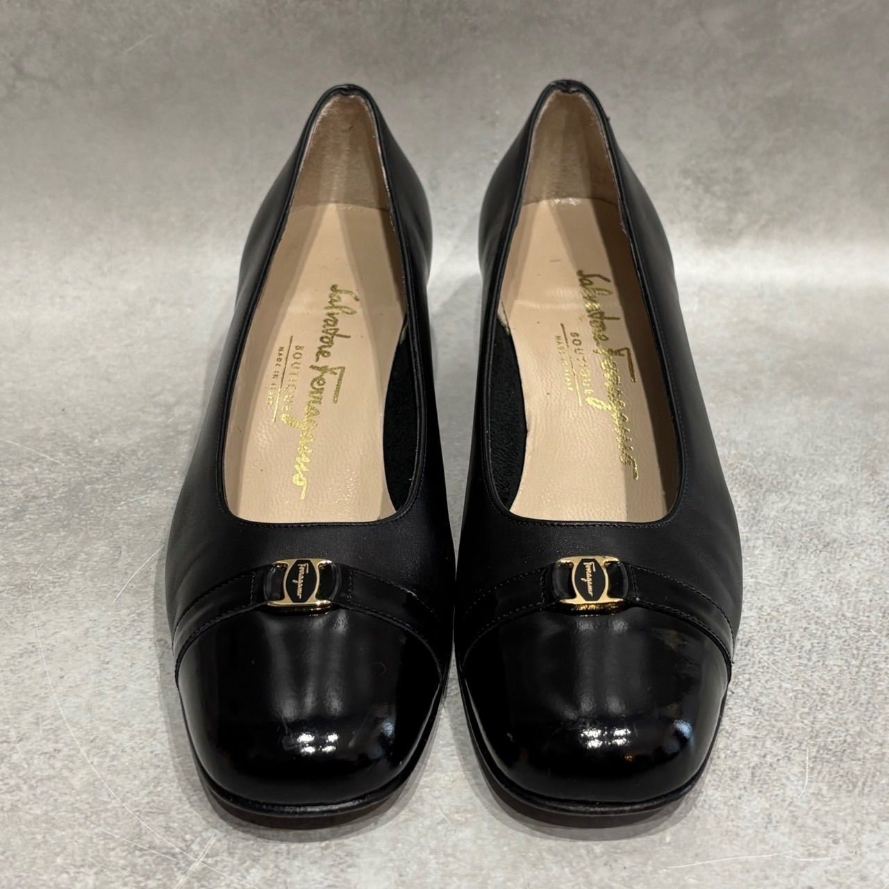 Salvatore Ferragamo サルヴァトーレフェラガモ パンプス レザー 