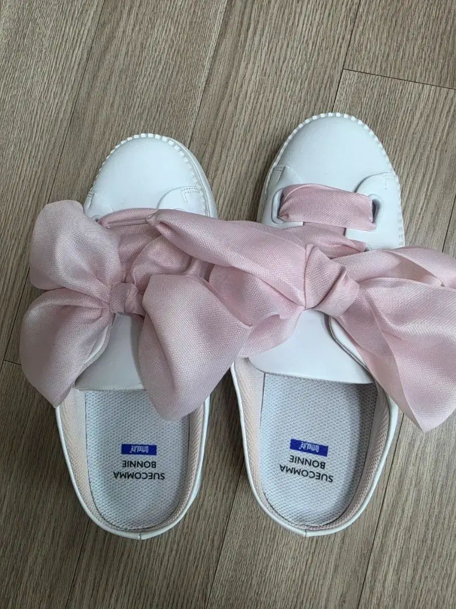ミュウミュウ（MIUMIU）フルール ドゥ レ オードパルファム、巾着
