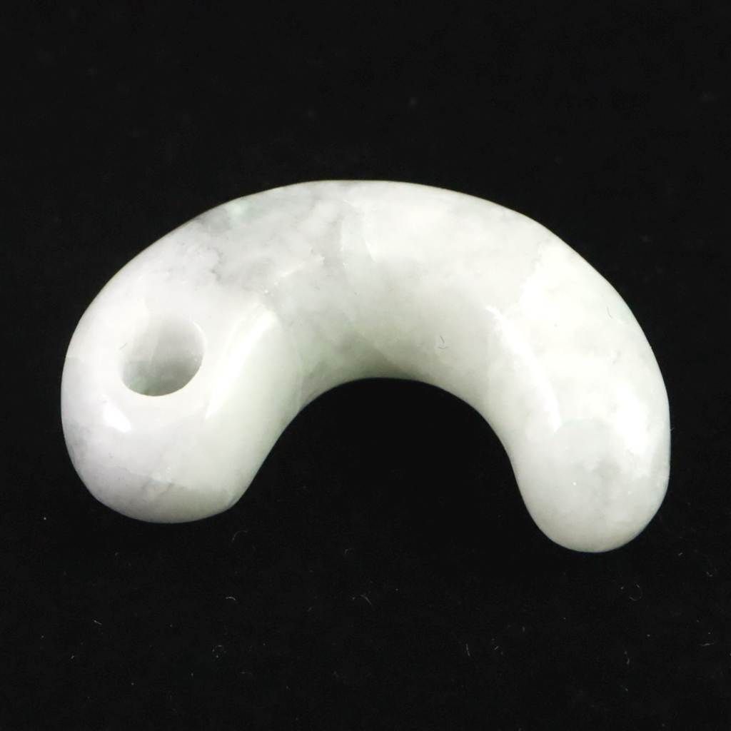 糸魚川翡翠 薄緑