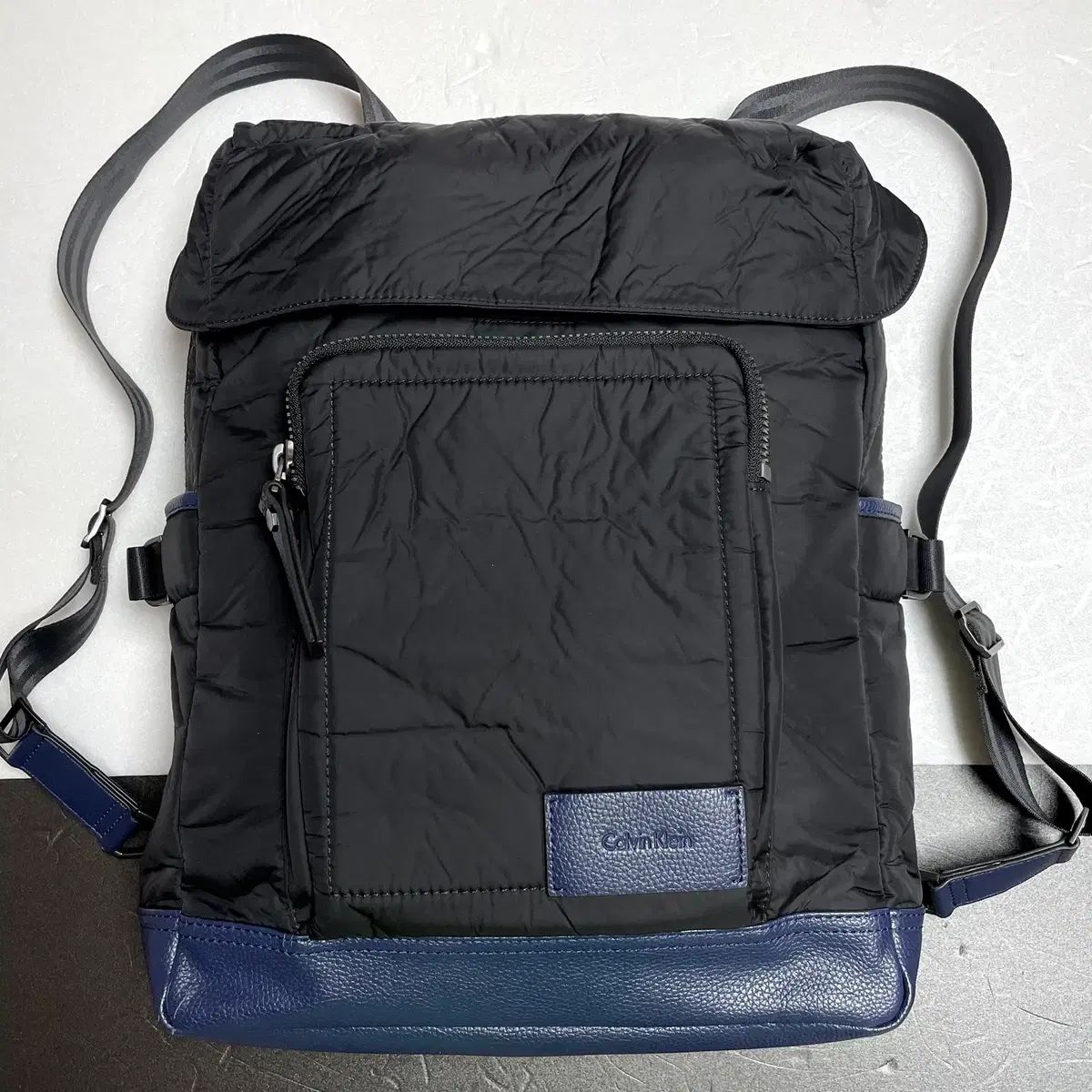 Calvin Klein(カルバ・ンクライン) 正規品 リュック リュックサック 通学カバン 33x42 カバー 挿入時 カジュアル トートバッグ 遷移