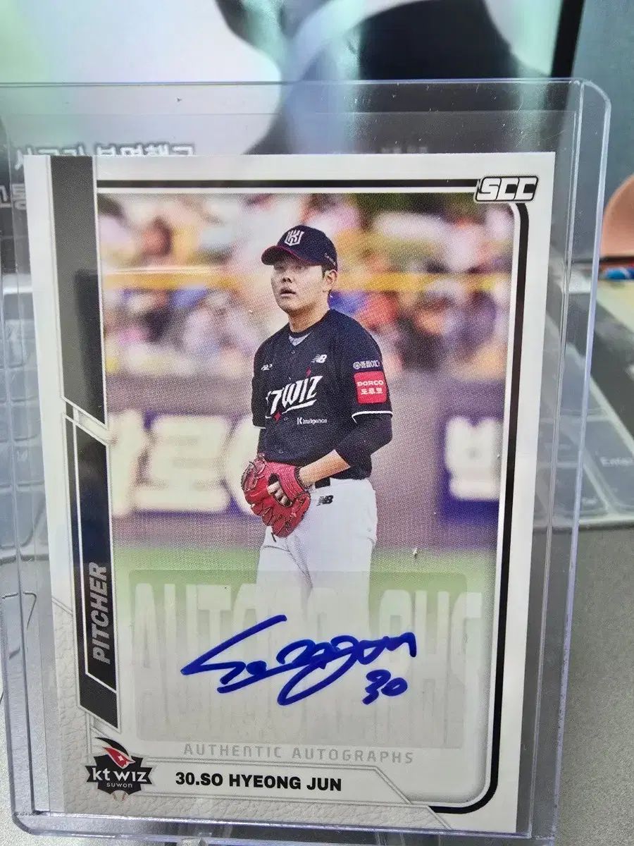 2025 kbo OFFICIAL KT 小型 ジュン(JUN) サイン入り オート 野球