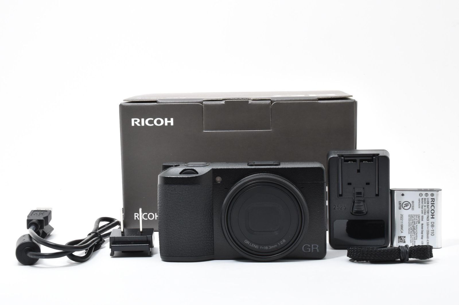 返品保証】☆極上品☆リコー RICOH GR III 《ショット数:1650回 返品保証】☆極上品☆リコー RICOH GR III 《ショット数:1650回