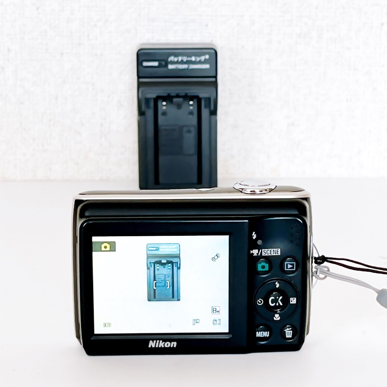 Nikon COOLPIX L21 シルバー 動作品 単三電池 コンデジ 800万画素 光学 