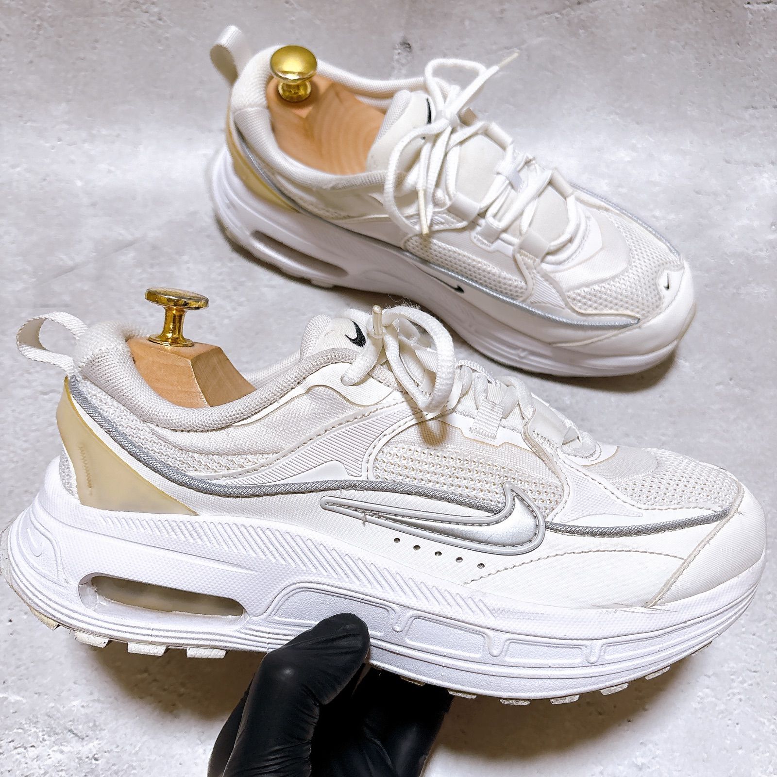 新品定価（参考） ¥17,600 ナイキ ウィメンズ エア マックス ブリス 