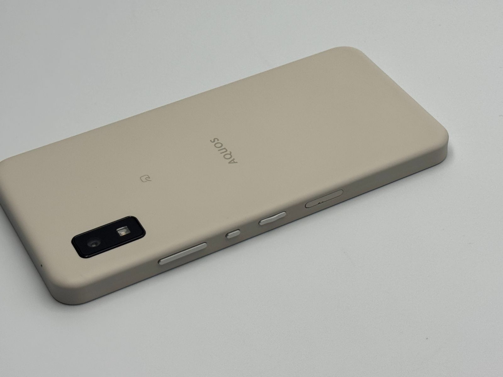 中古C】AQUOS wish2 A204SH アイボリー SIMフリー 白ロム - メルカリ