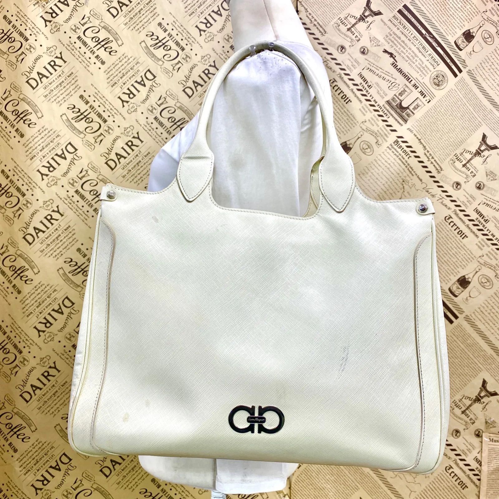 フェラガモ トートバッグ 白 フォーマル ビジネス 旅行 GC156 - メルカリ