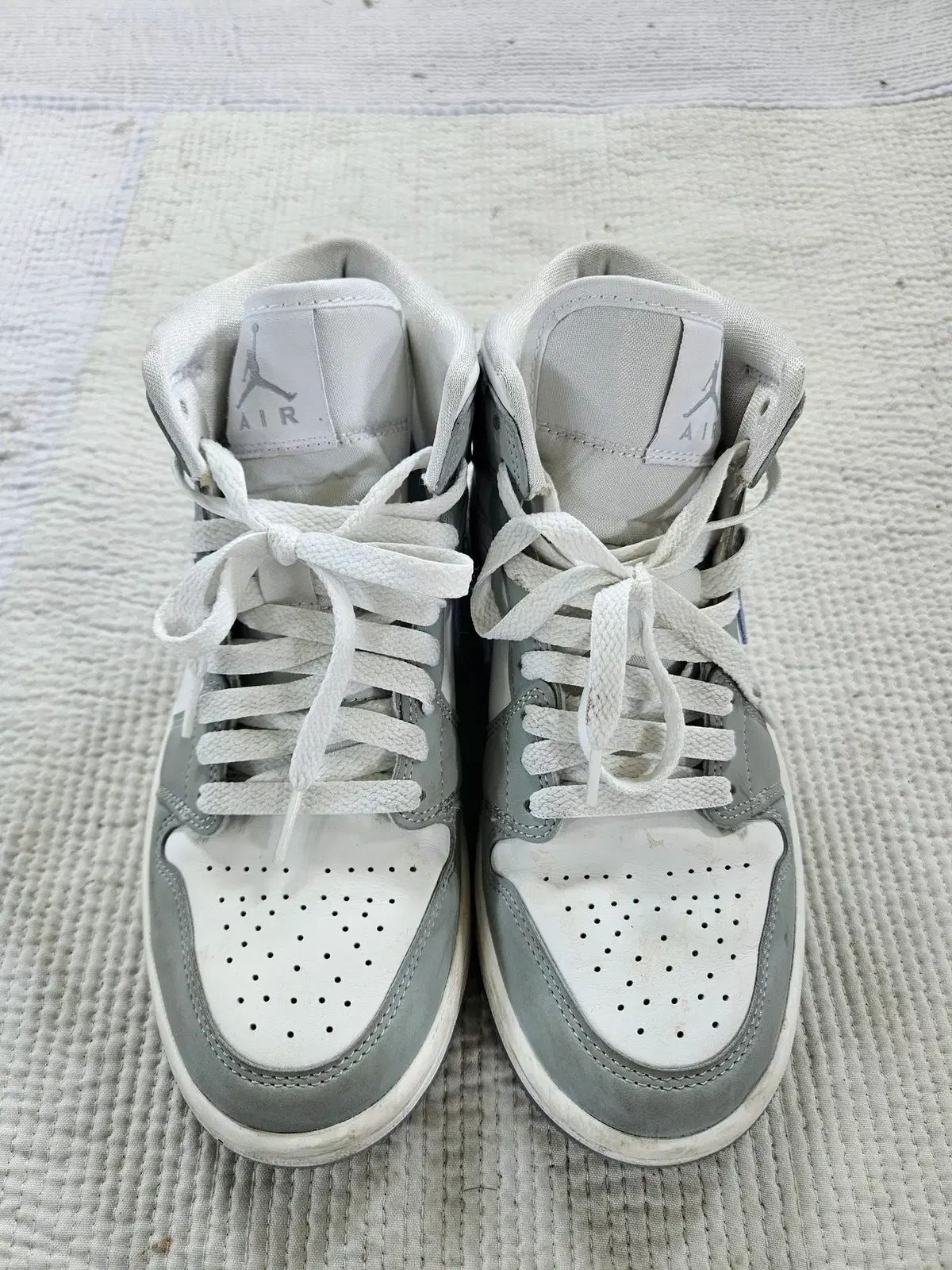 NIKE(ナイキ) ジョーダン 1 ミッド ウルフ グレー サイズ 230 70000