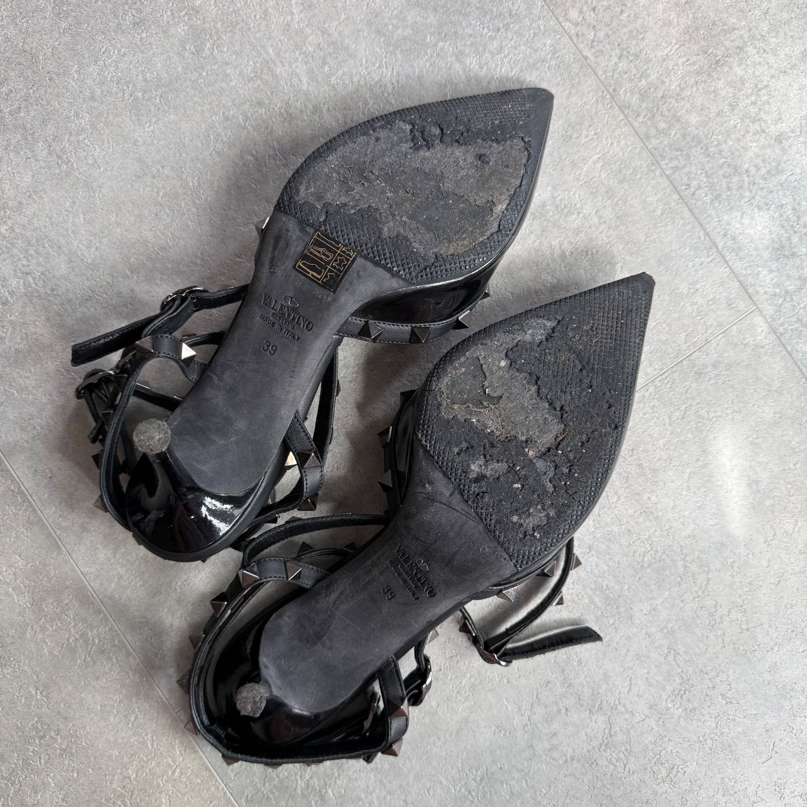 VALENTINO GARAVANI ヴァレンティノガラヴァーニ ロックスタッズ 