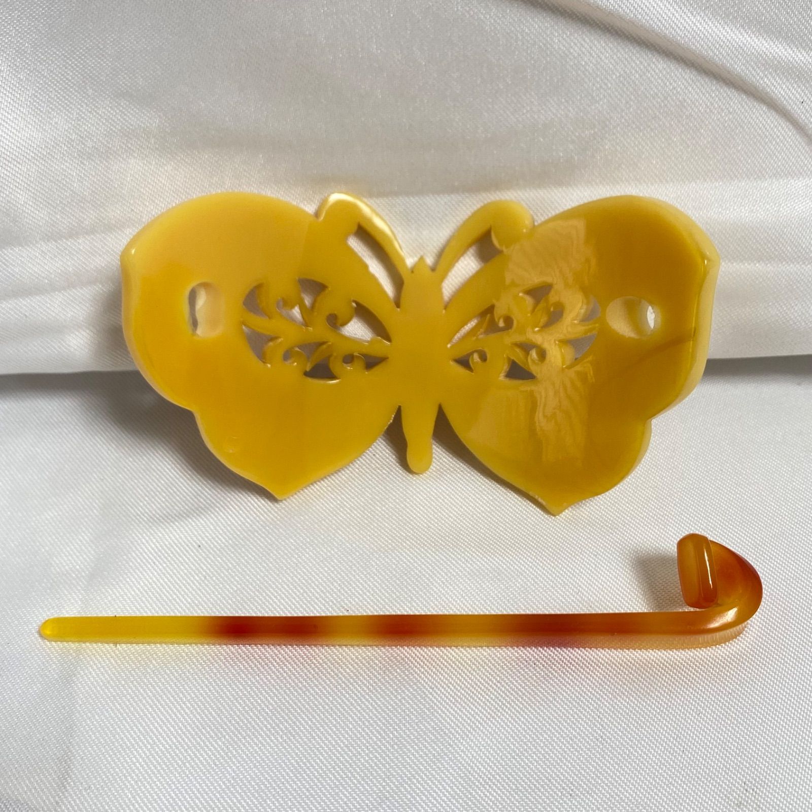 髪留め　鼈甲　べっこう　希少　斑柄　蝶　バレッタ　髪飾り　和洋折衷　着物 髪留め 鼈甲 べっこう 希少 斑柄 蝶 バレッタ 髪飾り 和洋折衷 着物