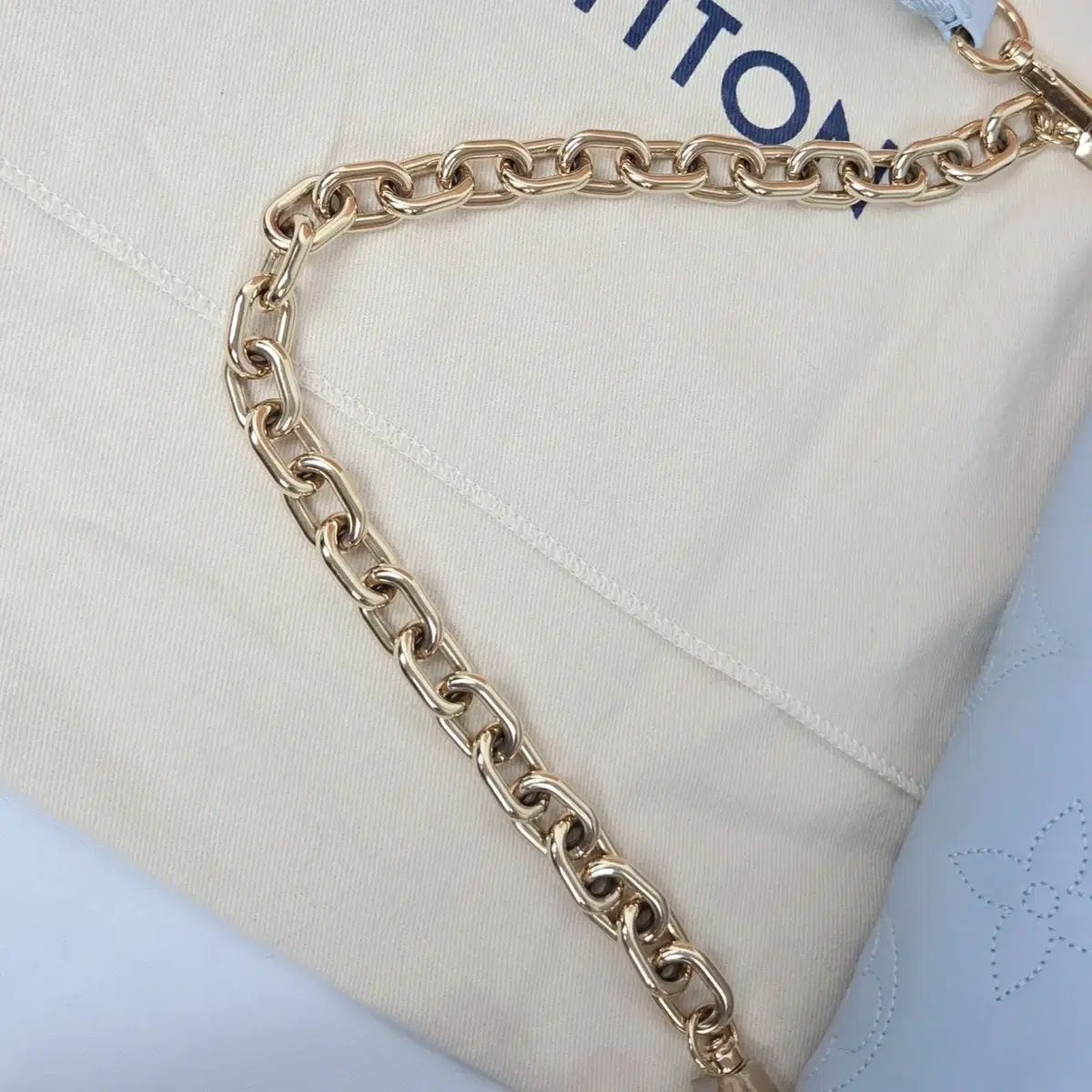 Buy from Japan Easily