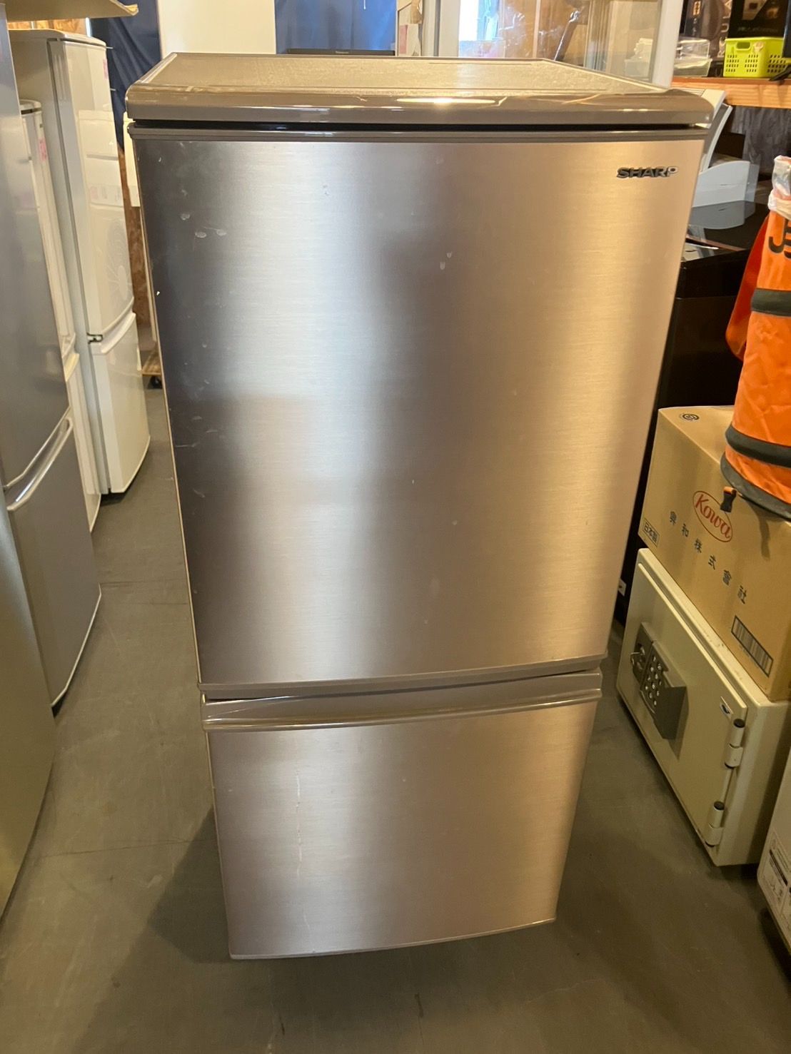 A-398】SHARP 冷蔵庫 SJ-D14E-W 2019年製 中古 激安 一人暮らし 通電確認済 A-398】SHARP 冷蔵庫 SJ-D14E-W 2019年製 中古 激安 一人暮らし 通電確認済