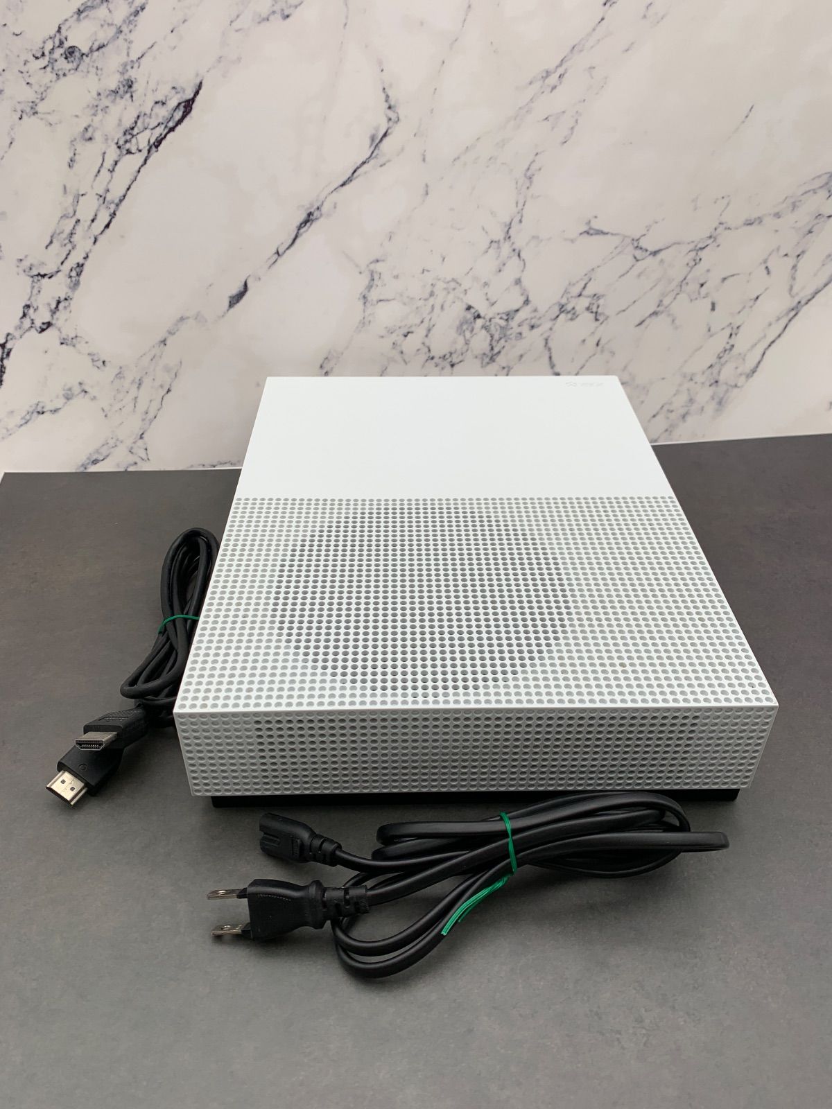 マイクロソフト Xbox One S 1TB 0324-202 10,140円