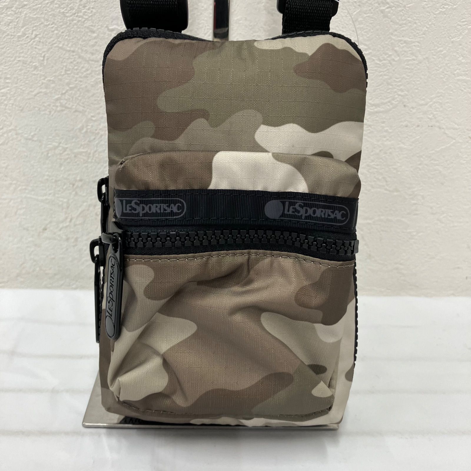 966 LeSportsac レスポートサック ショルダーバッグ スマホショルダー 