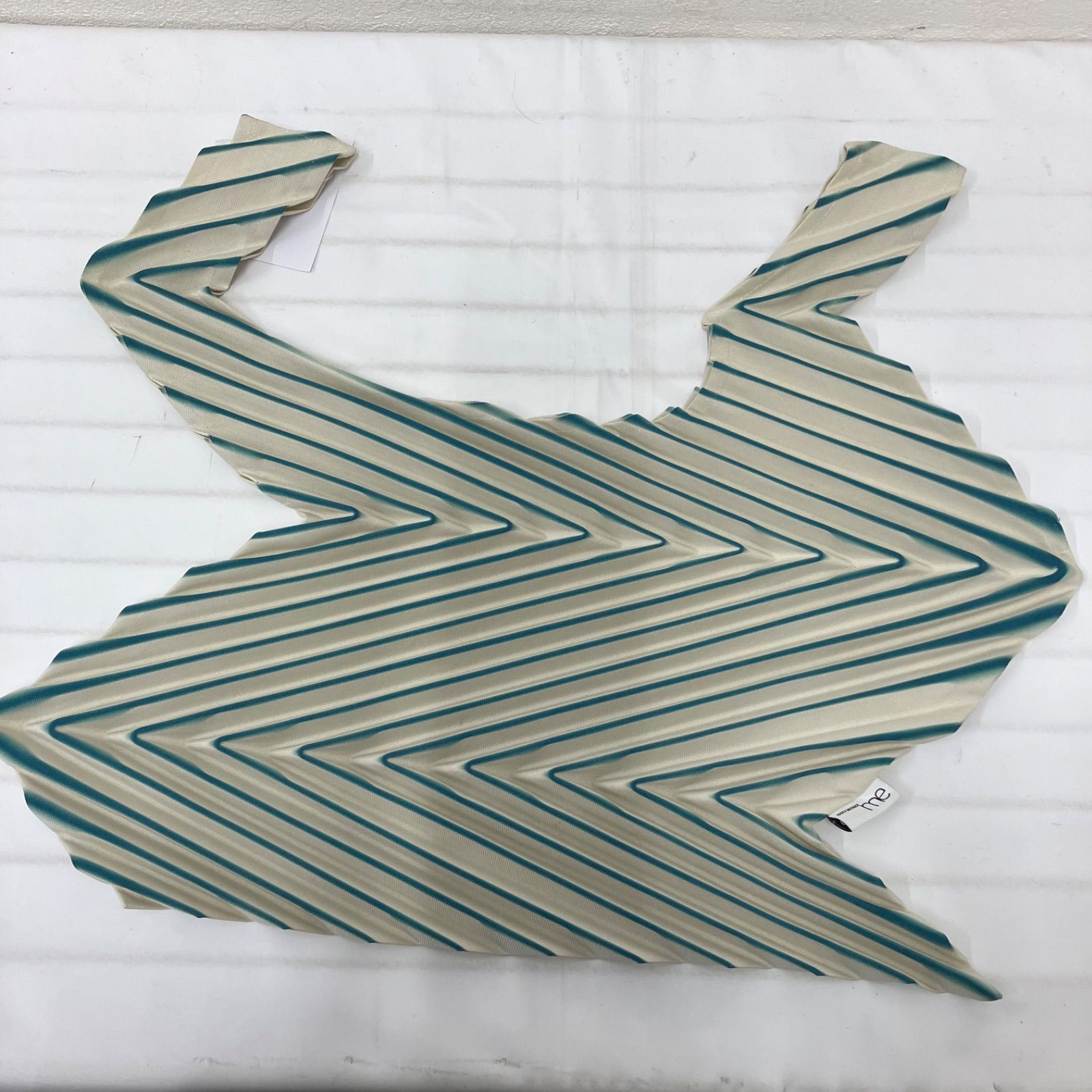 672 ISSEY MIYAKE me イッセイミヤケ トートバッグ ハンドバッグ 