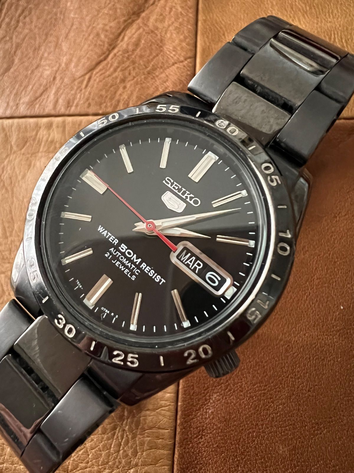 【美品】SEIKO 5 自動巻き時計 本体 裏スケ　7S26-02T0 セイコー5 SEIKO☆7S26-02T0☆自動巻き☆裏スケルトン☆ブラッキー