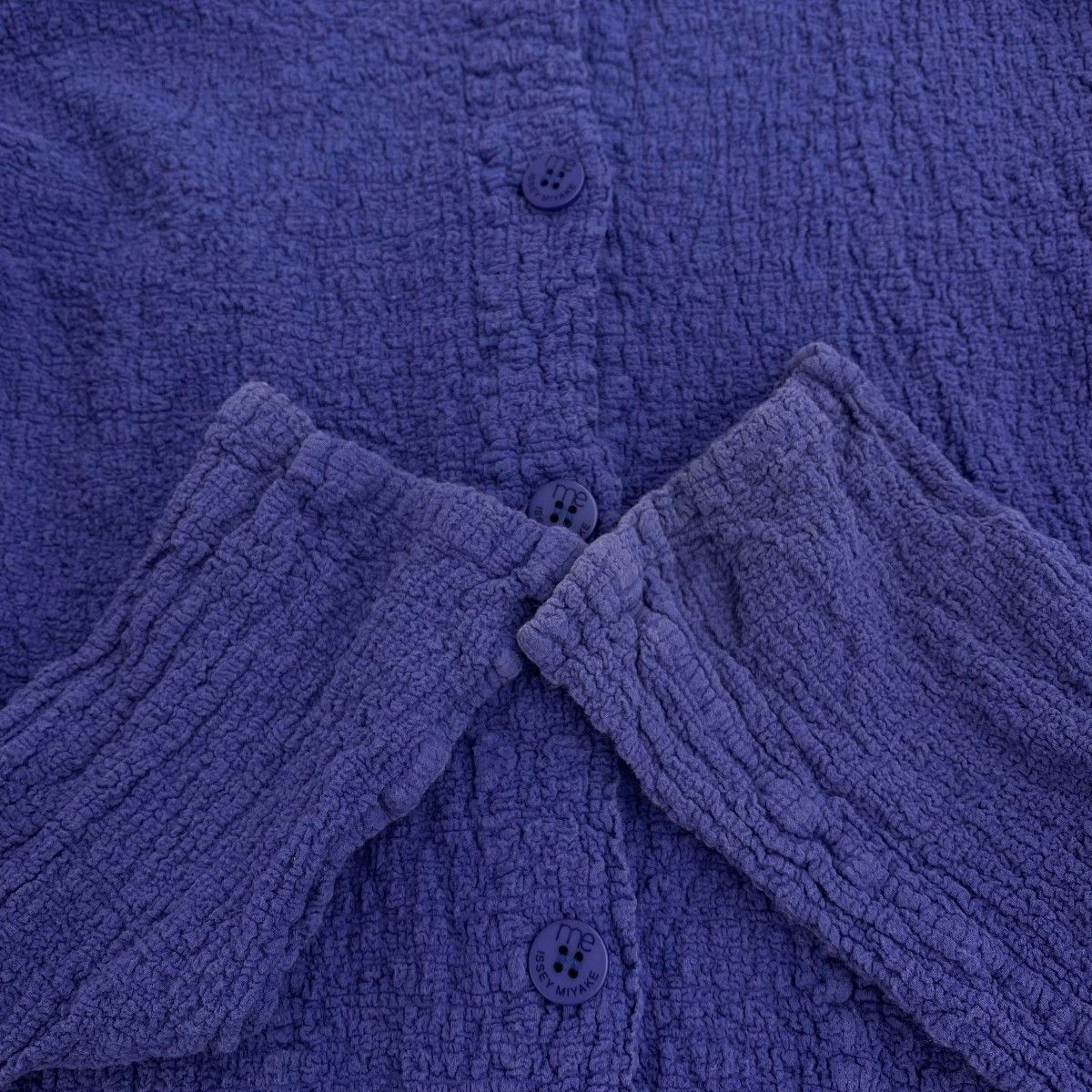 me isseymiyake ミーイッセイミヤケ シワ加工カーディガン
