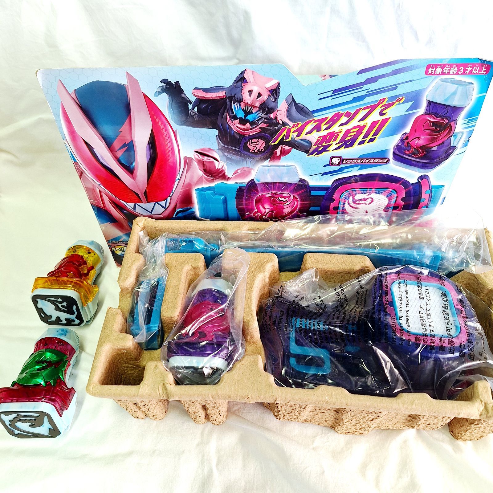 中古☆バンダイ 仮面ライダーリバイス 変身ベルト DXリバイス 
