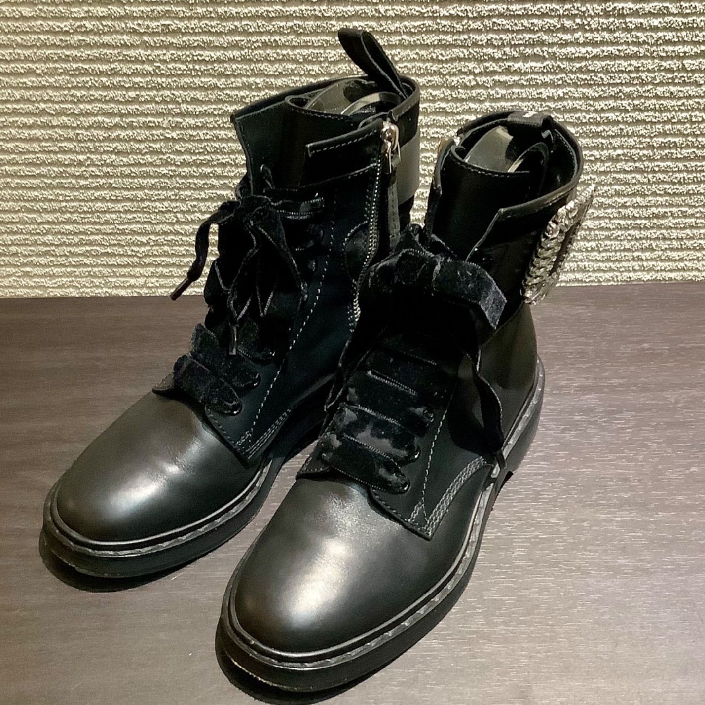 ロジェヴィヴィエ Roger Vivier クリスタルバックル レンジャー ロジェヴィヴィエ Roger Vivier クリスタルバックル レンジャー