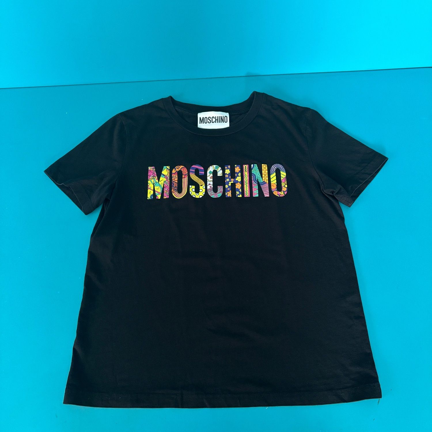 1531 MOSCHINO モスキーノ クチュール カラフルロゴ Tシャツ ブラック 