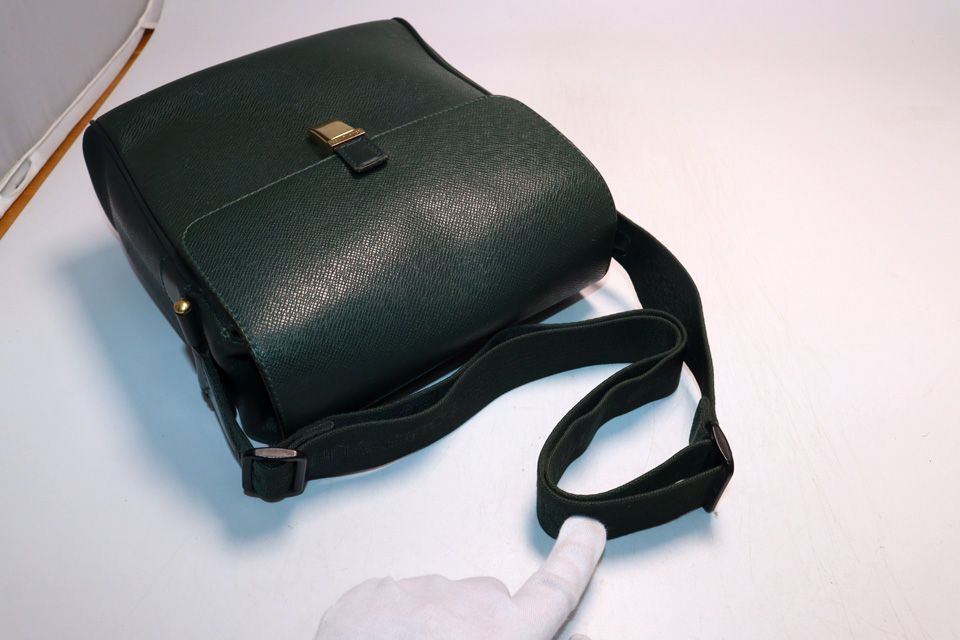 □LOUIS VUITTON タイガ ヤランガ レザー ショルダーバッグ ルイ □LOUIS VUITTON タイガ ヤランガ レザー ショルダーバッグ ルイ