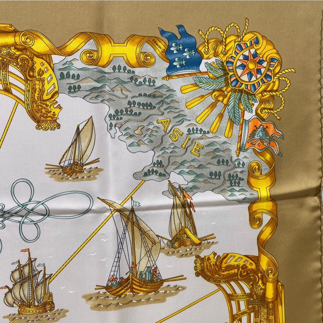 エルメス カレ90 VOILES DE LUMIERE シルクスカーフ 光の帆船 ベージュ