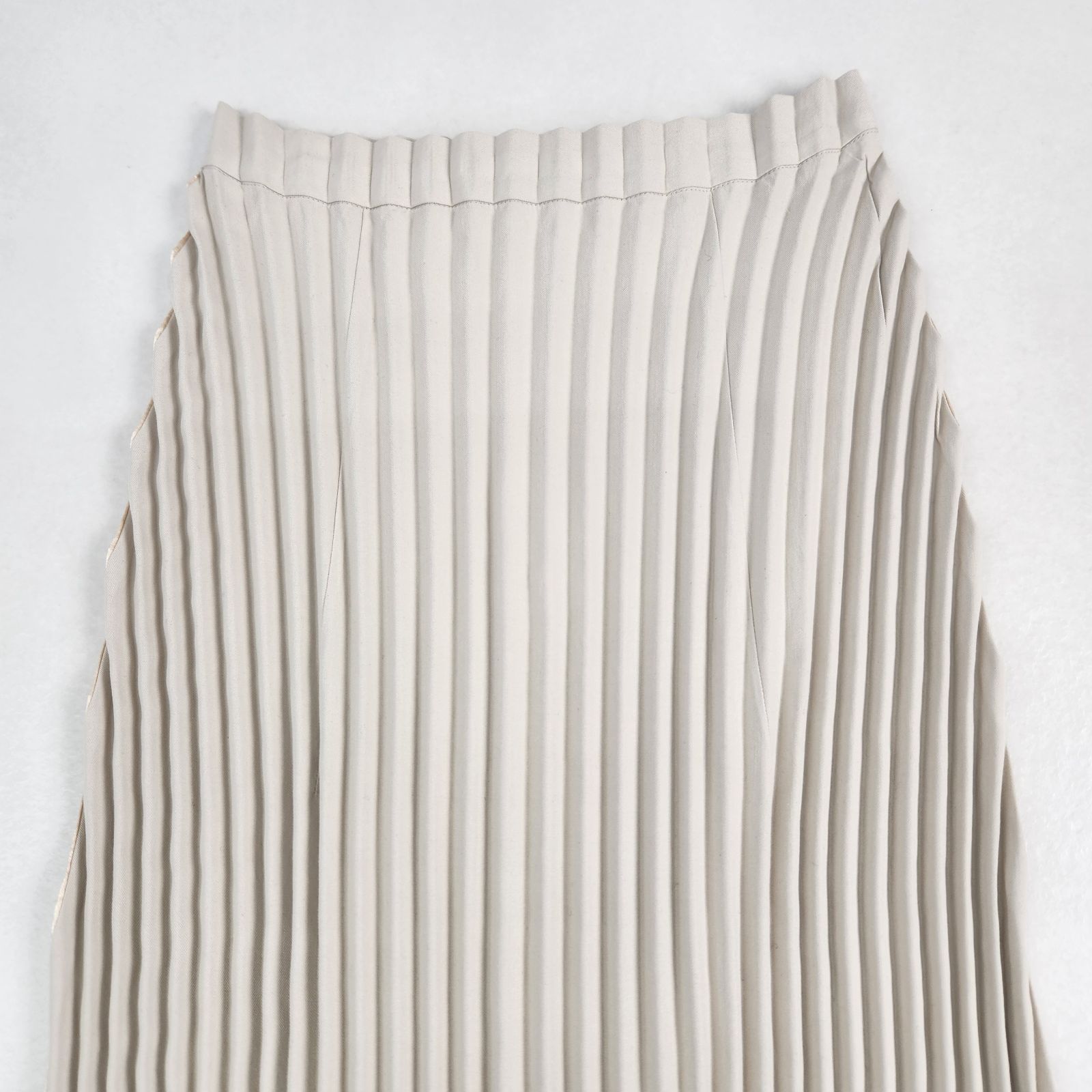 ISSEY MIYAKE ロングスカート プリーツ マーメイド ホワイト ISSEY MIYAKE ロングスカート プリーツ マーメイド ホワイト