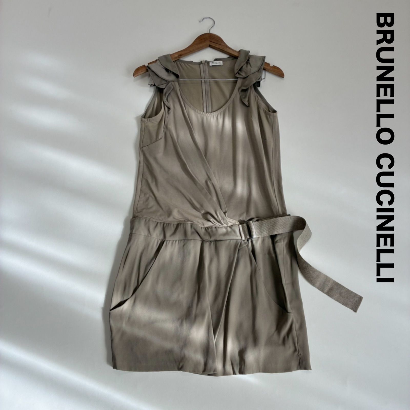 BRUNELLO CUCINELLI ブルネロクチネリ☆ノースリーブ肩フリル異素材