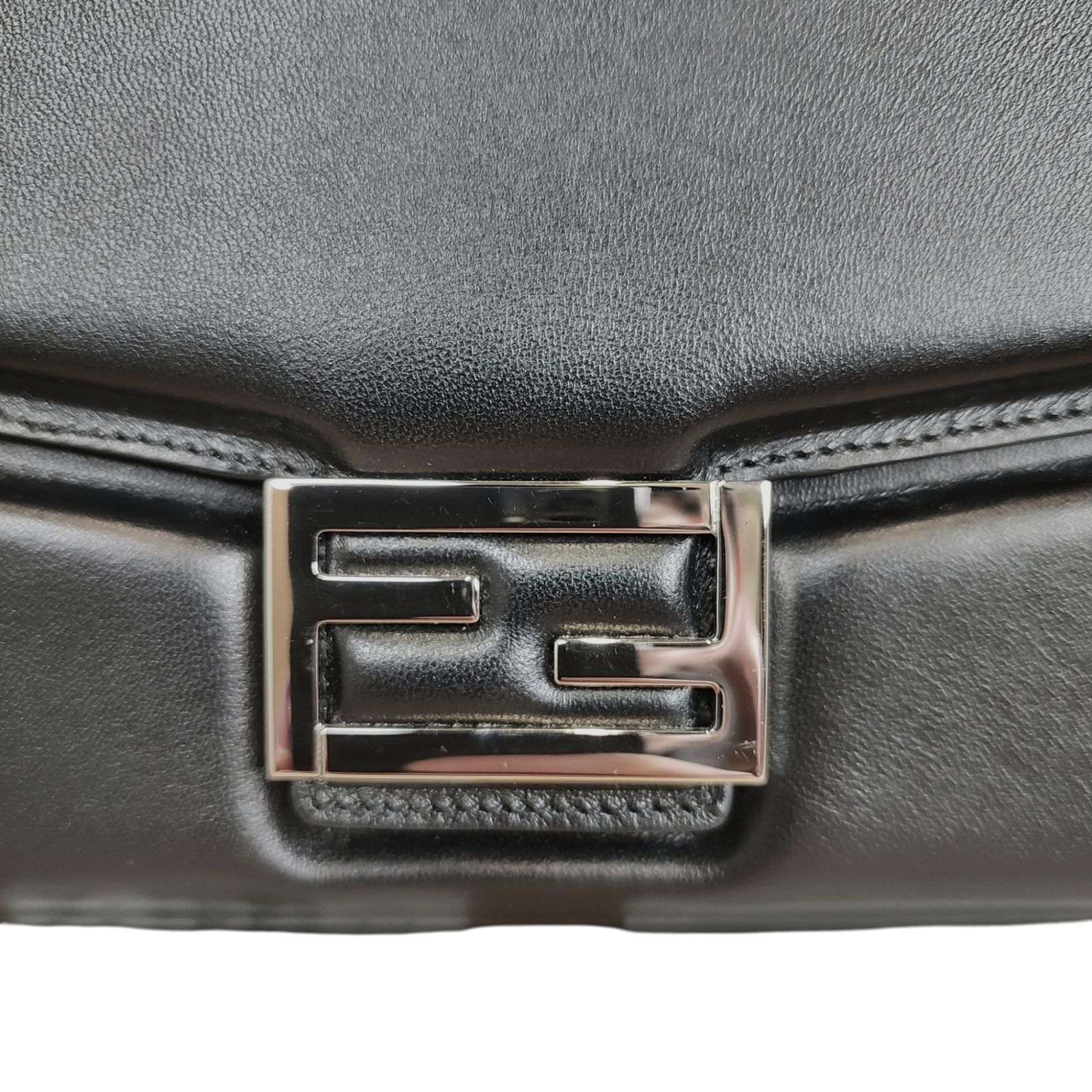 FENDI フェンディ 2WAY ソフトトランク バゲット レザー ショルダー 