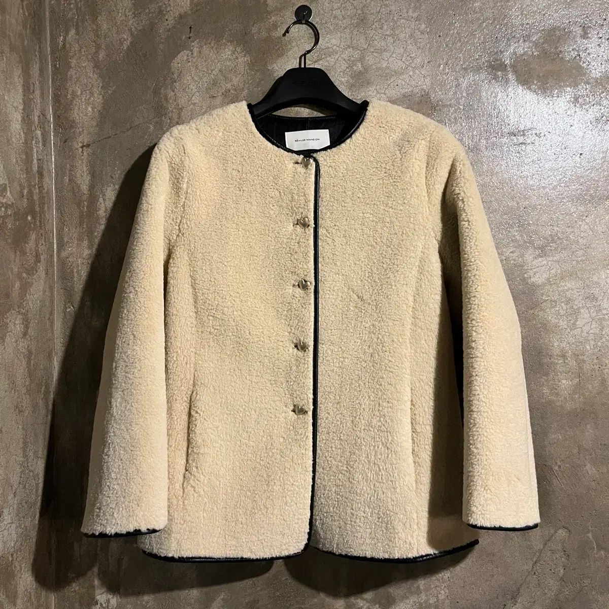 レディース BEMUSE MANSION ムートン ハーフ コート