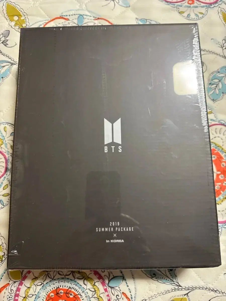 BTS公式商品 ⟬⟭ SUMMER PACKAGE 2019 ランダム2冊 【本店】【公式