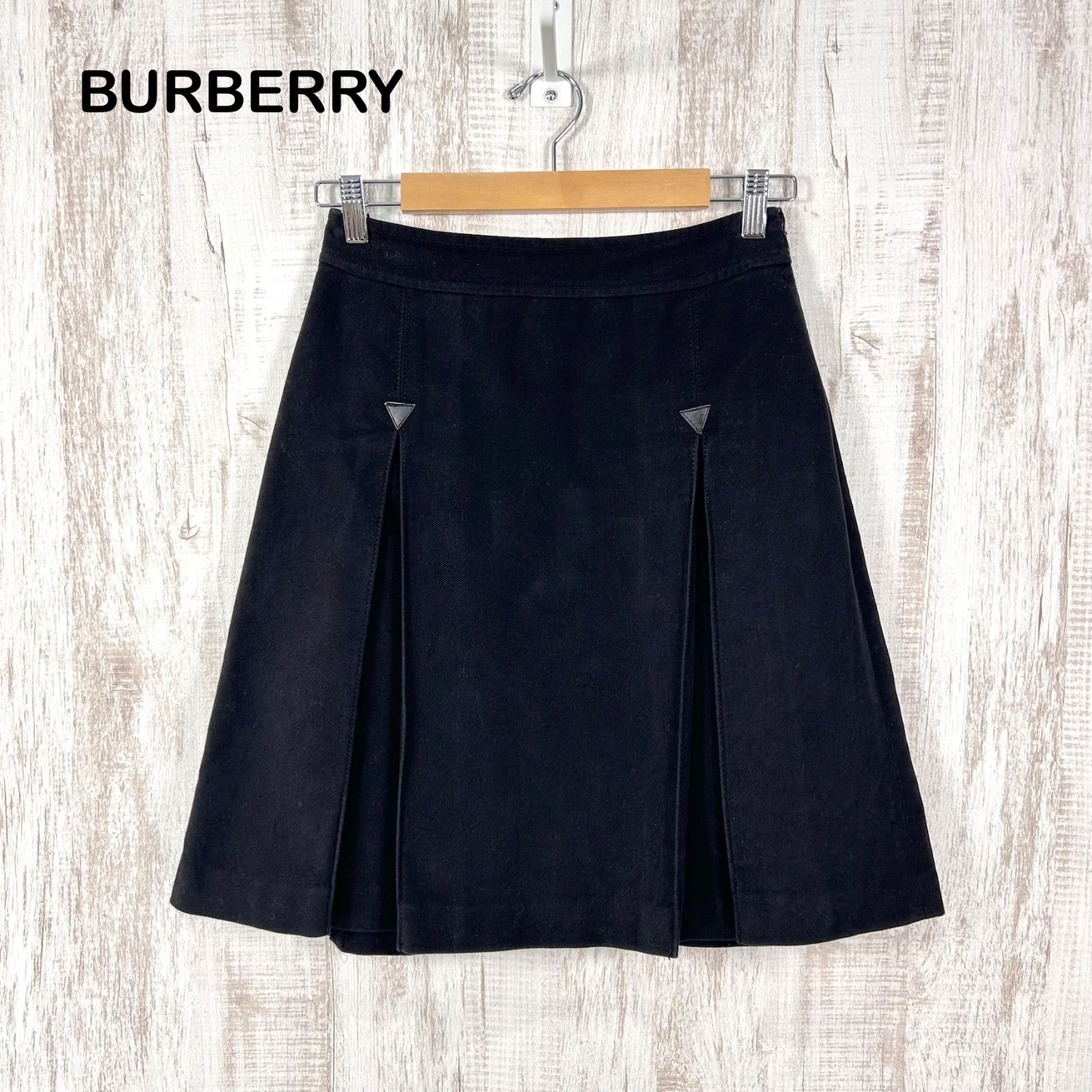 BURBERRY BLUE LABEL バーバリーブルーレーベル 2タック ひざ丈