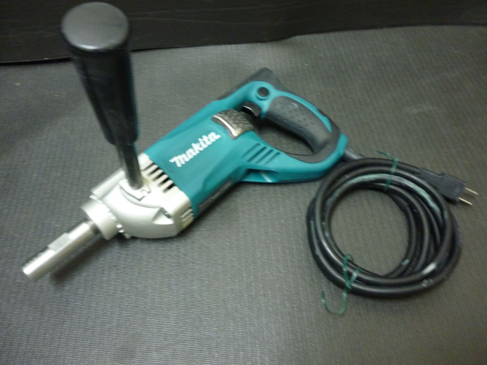 品 makita マキタ カクハン機 UT2204 攪拌機 ミキサー 【公式通販】