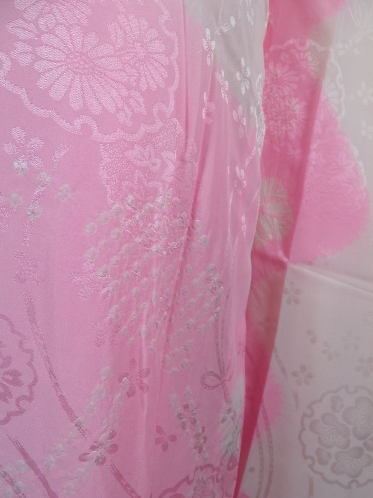 振袖用 長襦袢 絞り花雪輪文様 刺繍半衿付き ピンクぼかし 正絹 成人式