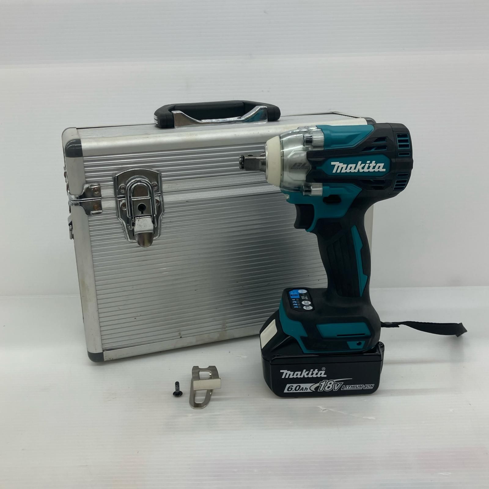 MAKITA マキタ 18v 充電式インパクトレンチ アルミケース・充電池1個付 
