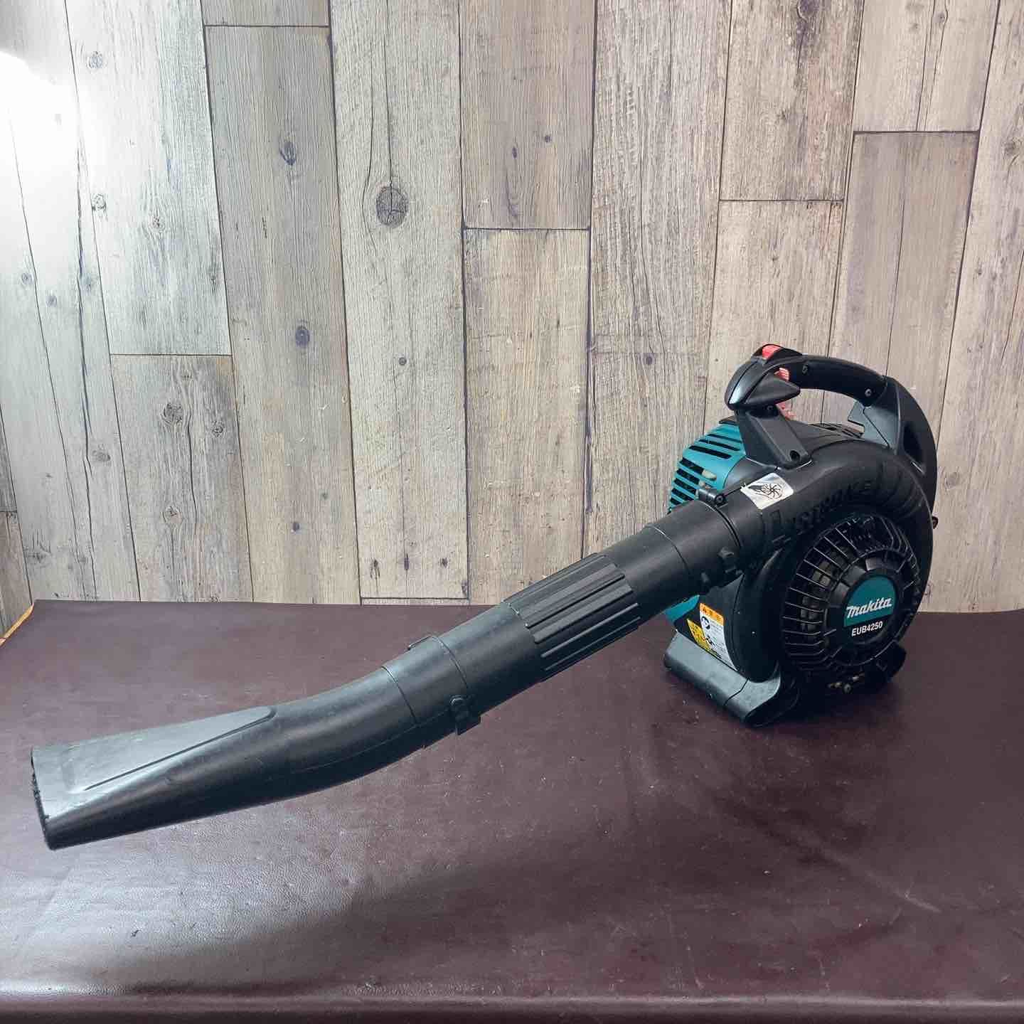 中古品】 マキタ(makita) エンジンブロワ EUB4250SP ブロワ機能のみ 
