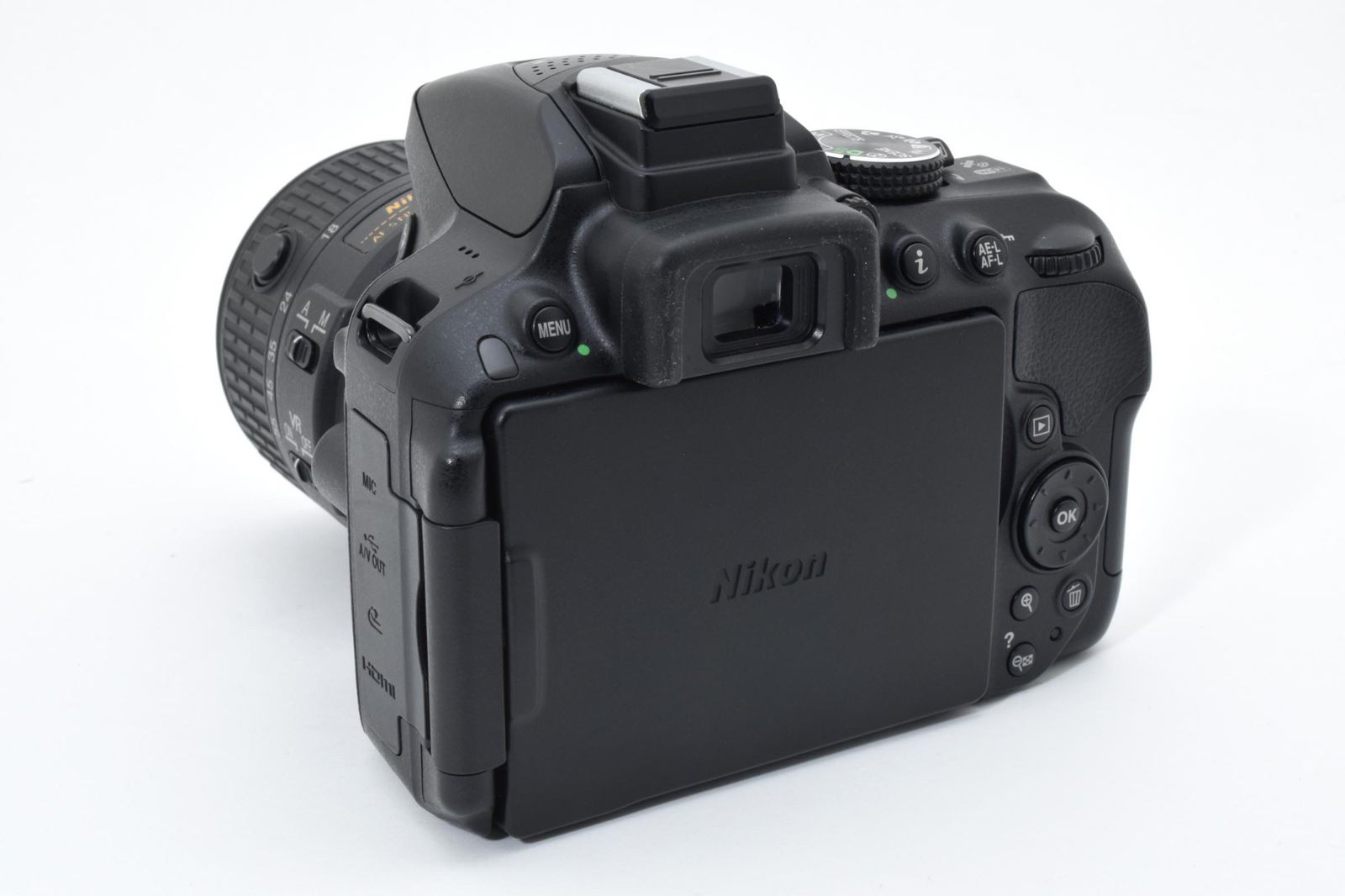 実用美品 箱あり】Nikon ニコン D5300 シャッター数838枚と極小 実用美品 箱あり】Nikon ニコン D5300 シャッター数838枚と極小