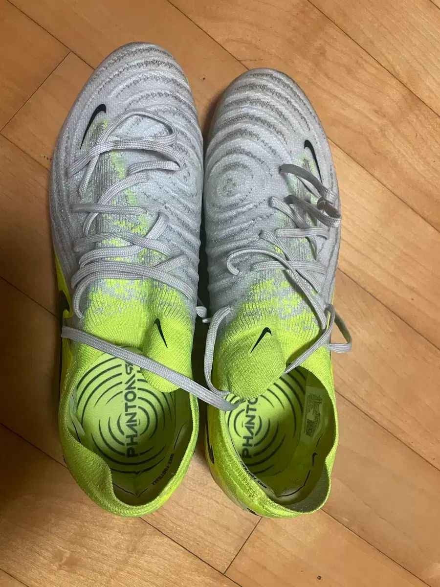 ナイキ ファントムGX2 AG サッカーシューズ 275