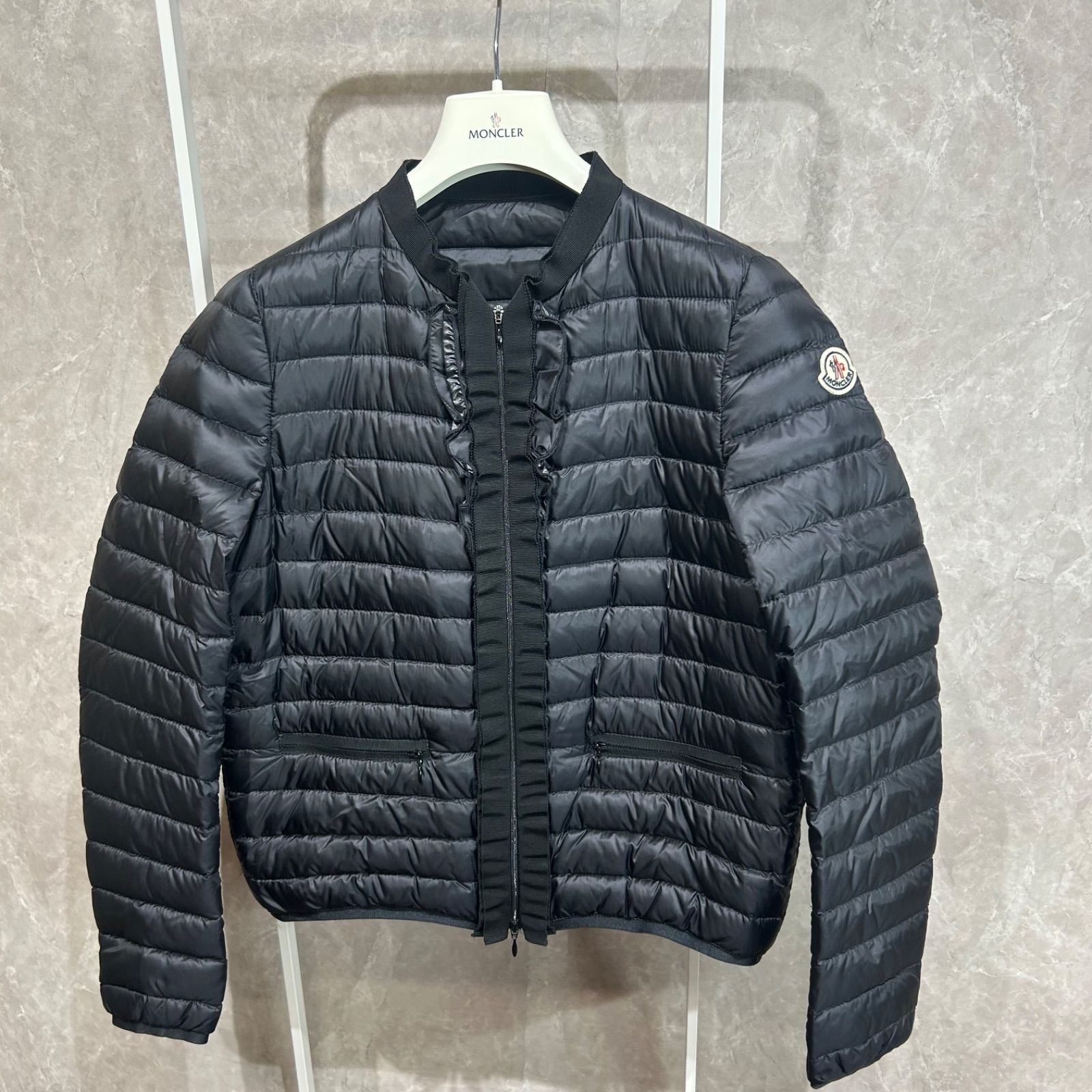 美品】 MONCLER モンクレールライトダウンジャケット黒2 - メルカリ