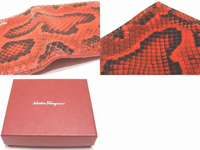FERRAGAMO フェラガモ 2つ折り カードケース ☆ パイソン レザー レッド系 レディース メンズ 兼用 パスケース ミニ ▼8C FERRAGAMO フェラガモ 2つ折り カードケース ☆ パイソン レザー