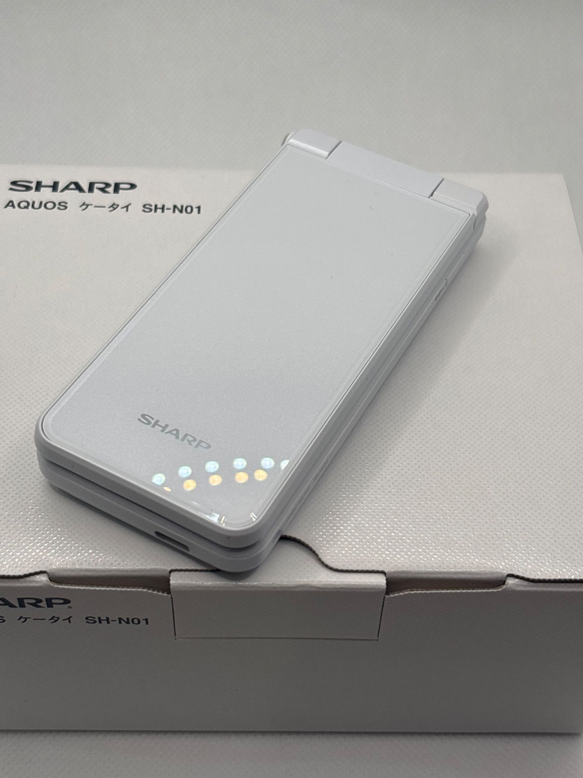 SHARP AQUOSケータイ SH-N01 ホワイト SIMフリー 中古 - メルカリ