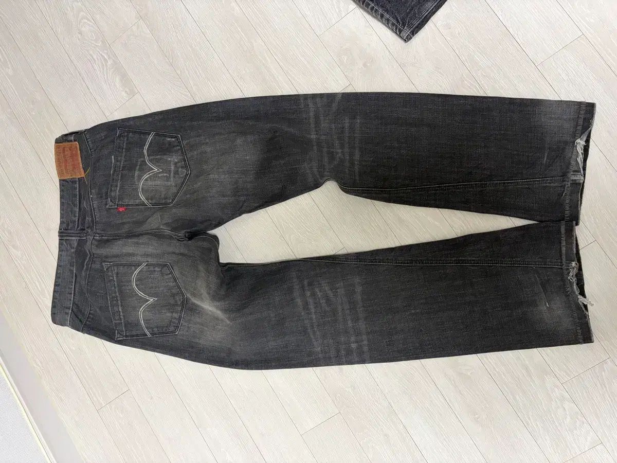 メンズ リーバイス ヴィンテージ ストレートフィット デニム パンツ 