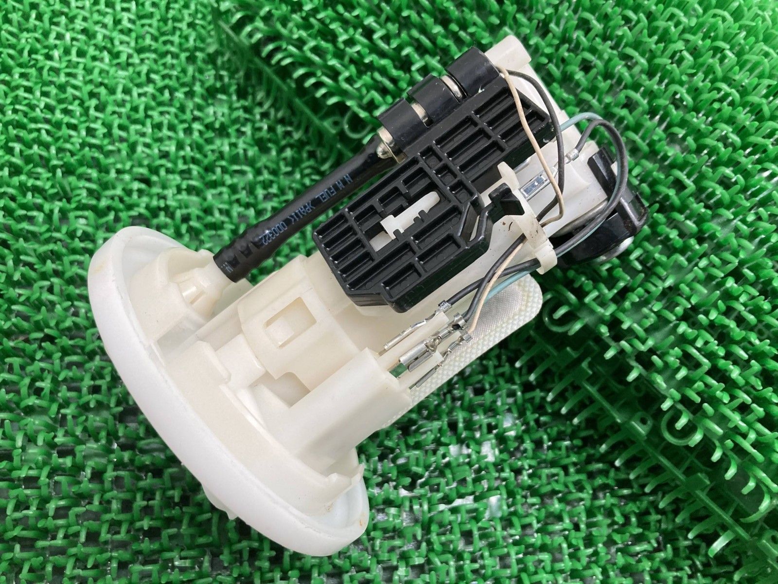 バイク トリッカー フューエルポンプ 5XT1 ヤマハ 純正 バイク 部品