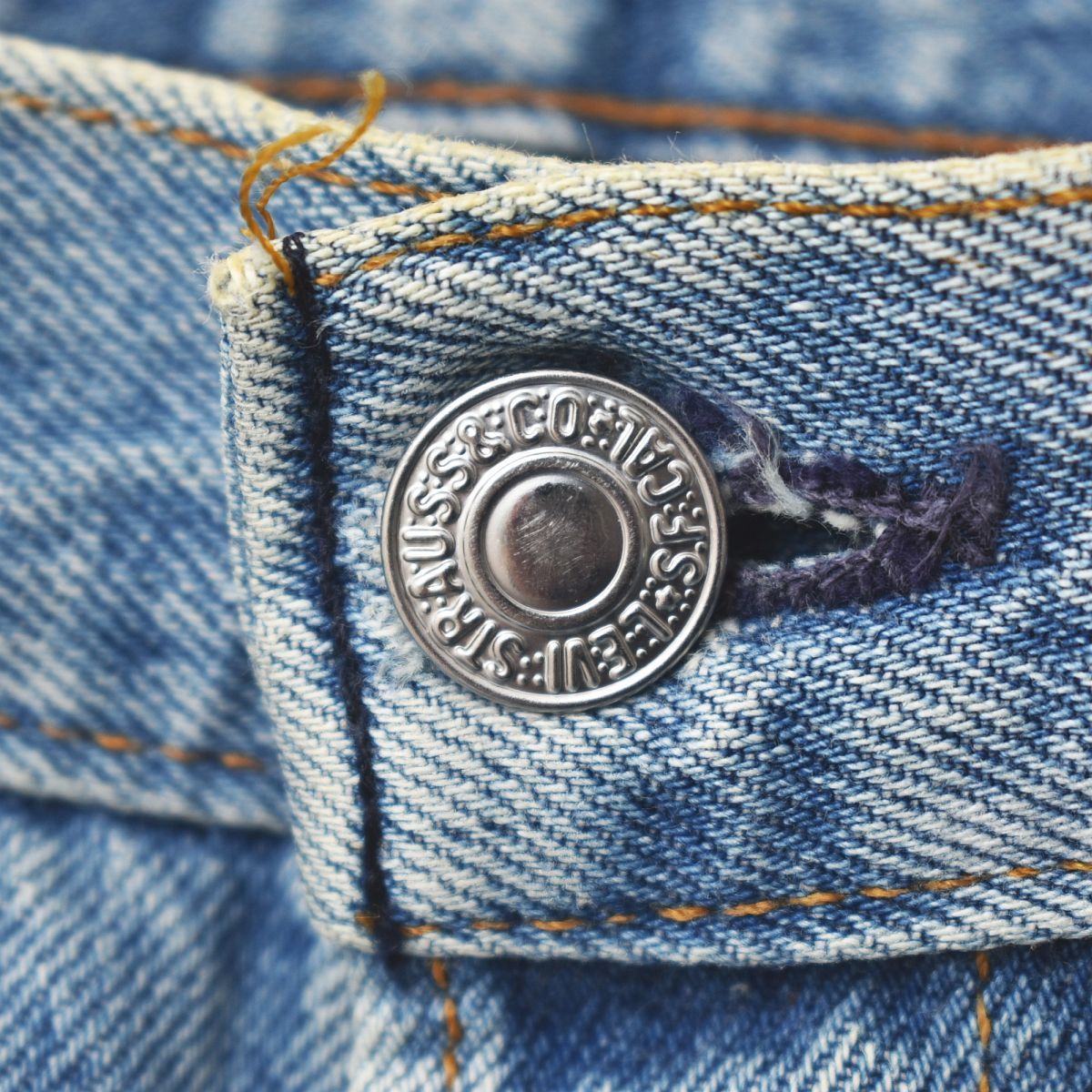 ヒゲ アタリ】 90sヴィンテージ USA製 リーバイス Levi
