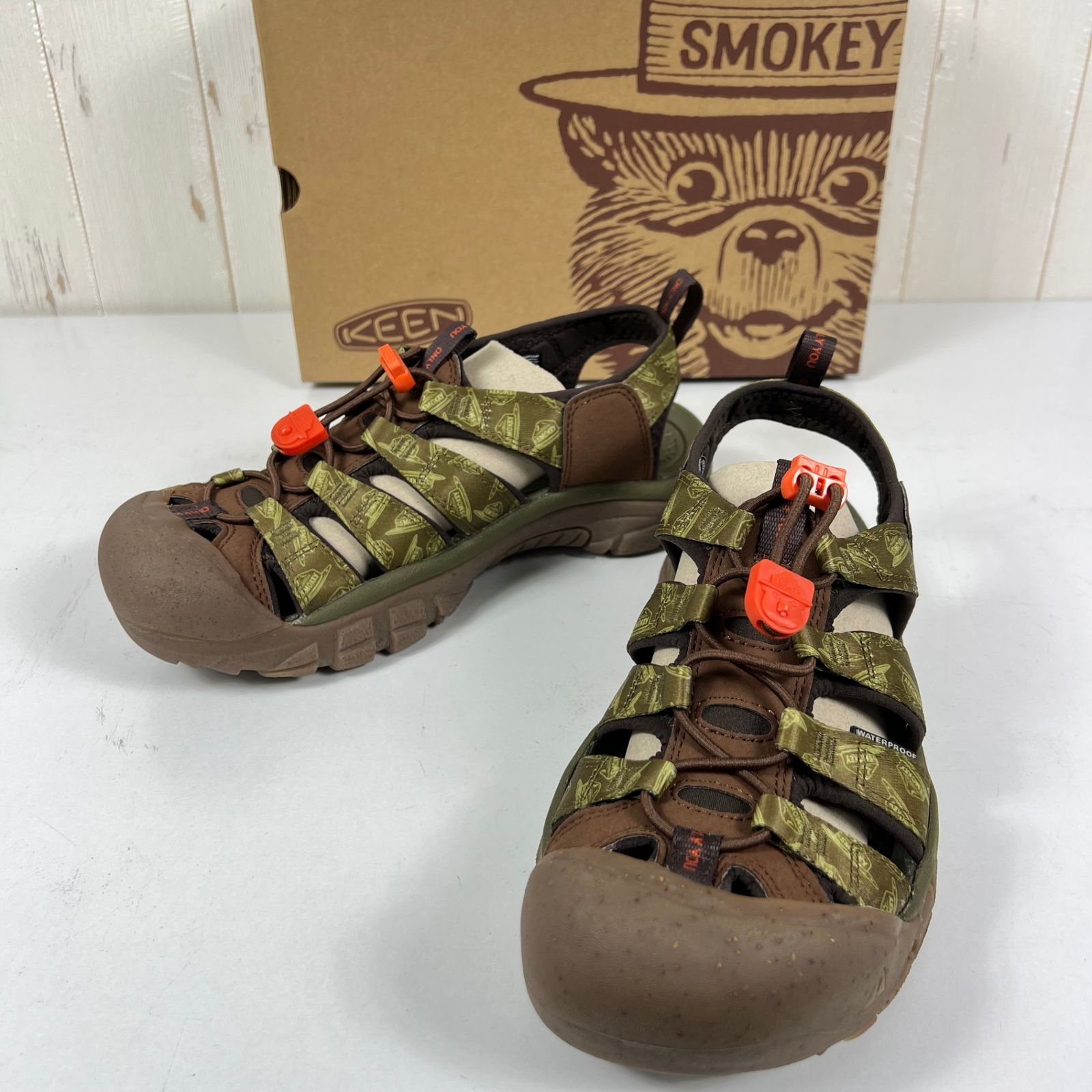 ️Unisex 26.5cm カーキグリーン系 Keen ( キーン ) NEW PORT RETRO 