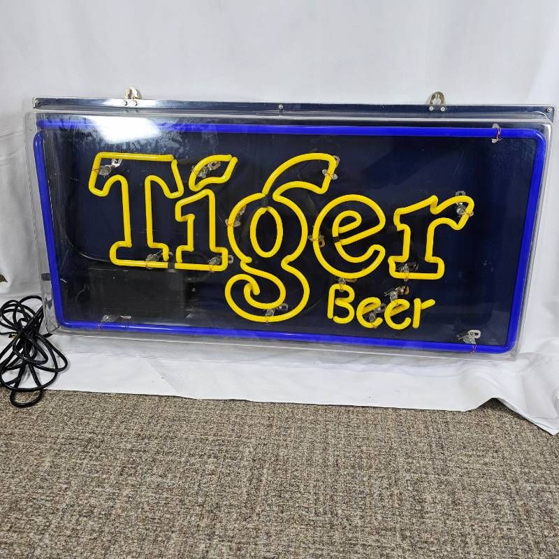 点灯確認済】タイガービール ネオンサイン 看板 アクリルケース付 BAR 店舗
