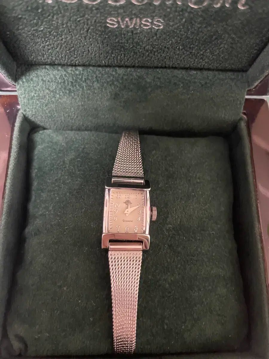 椅子・チェア 美品 TIME & STYLE Dorf 7万 ホワイト色 椅子・チェア 美品 TIME & STYLE Dorf 7万 ホワイト色