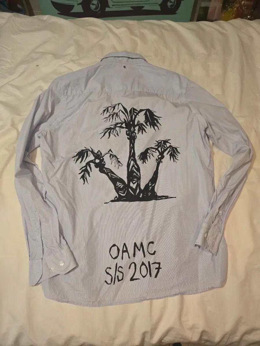 OAMC Staff Shirt ブルー ストライプ XL 新品 - メルカリ OAMC Staff Shirt ブルー ストライプ XL 新品 - メルカリ