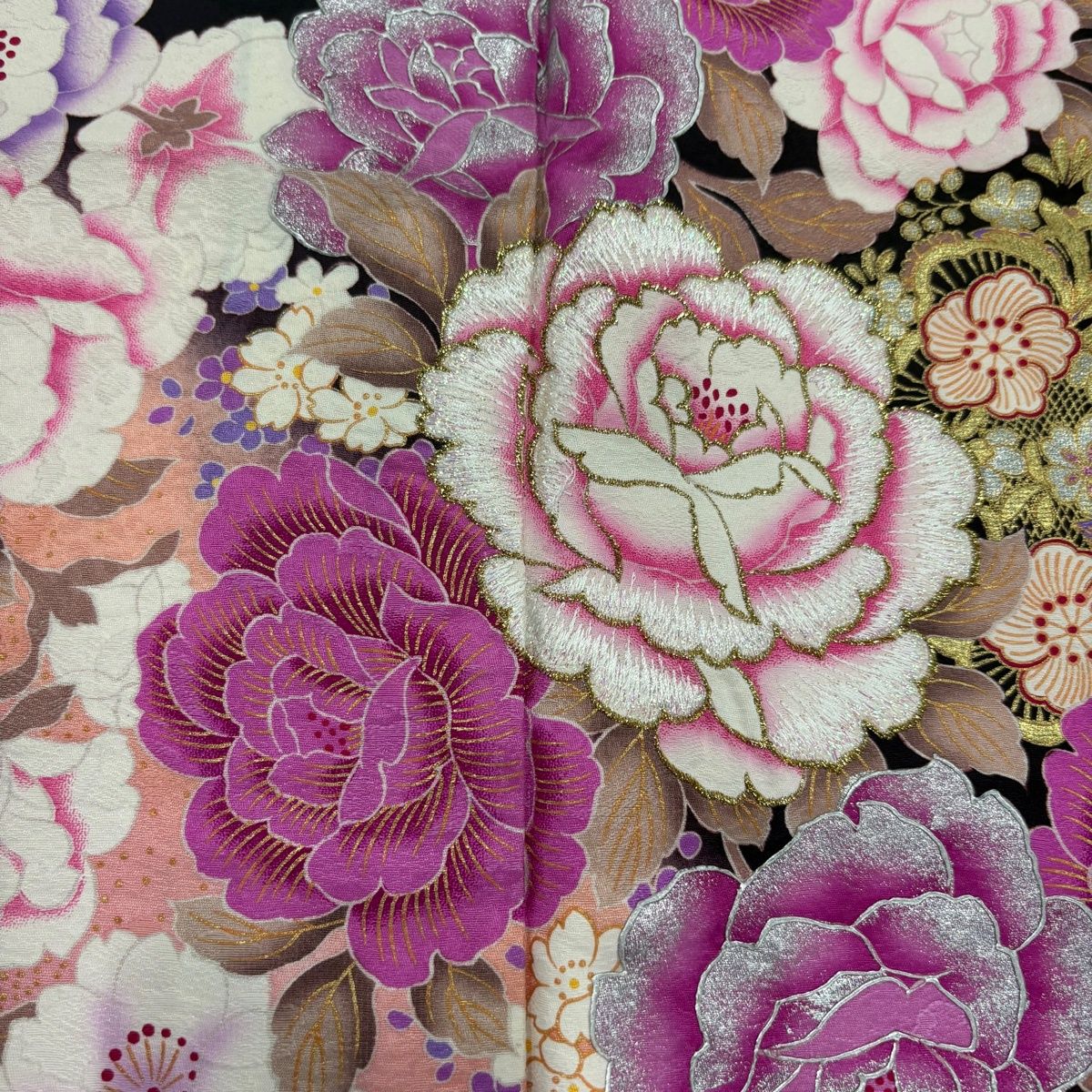 振袖 身丈170cm 裄丈67cm M 袷 薔薇 桜 刺繍 ラインストーン 振袖 身丈170cm 裄丈67cm M 袷 薔薇 桜 刺繍 ラインストーン