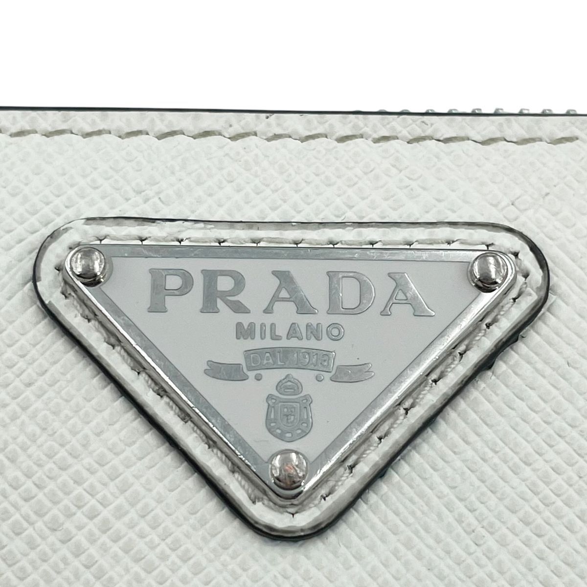 中古】 PRADA プラダ サフィアーノ トライアングル 財布 白 ホワイト 