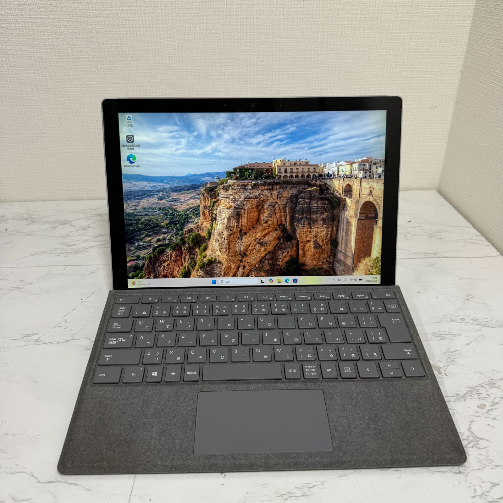良品】【1週間保証】Microsoft Surface Pro 7 / Core i5 1035G4 / 8GB 